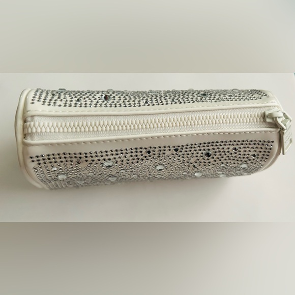 New White Steve Madden Clutch Makeup Bag  iPhone Case Rhinestone Cambodia Summer - Picture 9 of 13